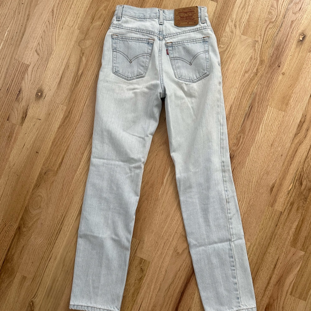 Vintage light wash Levi’s (fit size 23/24)